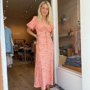 Harper cut out floral midi dress poppy - pink